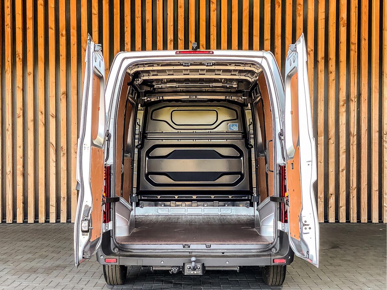 Renault MASTER T35 2.0 dCi 170PK L2H2 Extra | BPM VRIJ! | 2X SCHUIFDEUR | BLIND SPOT | CAMERA | STOELVERWARMING | TREKHAAK |