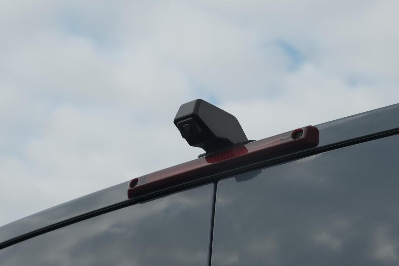 Renault MASTER T35 2.0 dCi 150 L2H2 Extra | Trekhaak | Camera | Vloerplaat | Apple Carplay