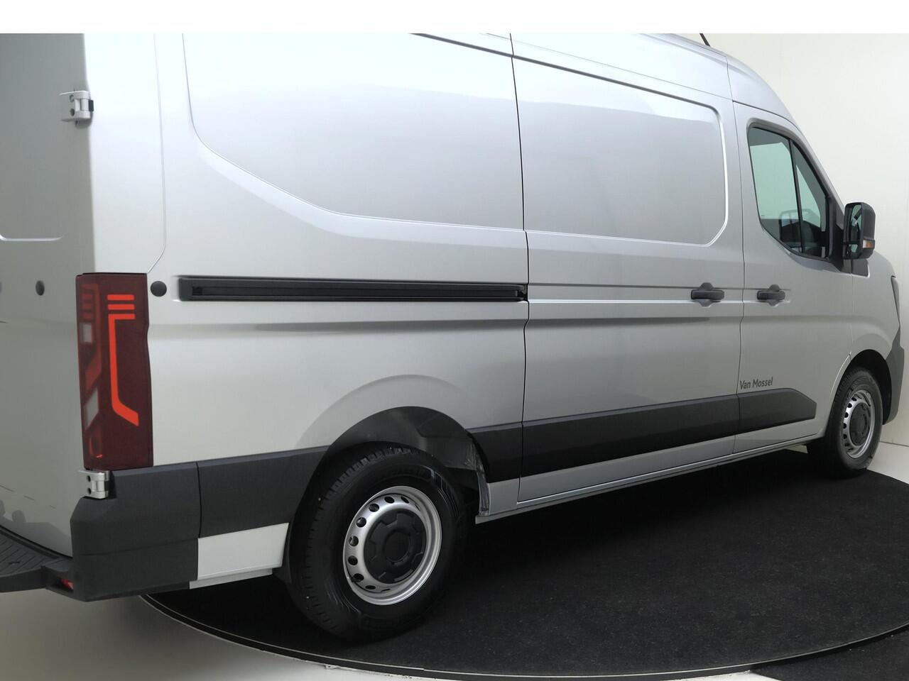 Renault MASTER T35 2.0 dCi 130 L2H2 Advance | Navigatie | Parkeersensoren & Camera | Zijschuifdeur link | Betimmering | Trekhaak |