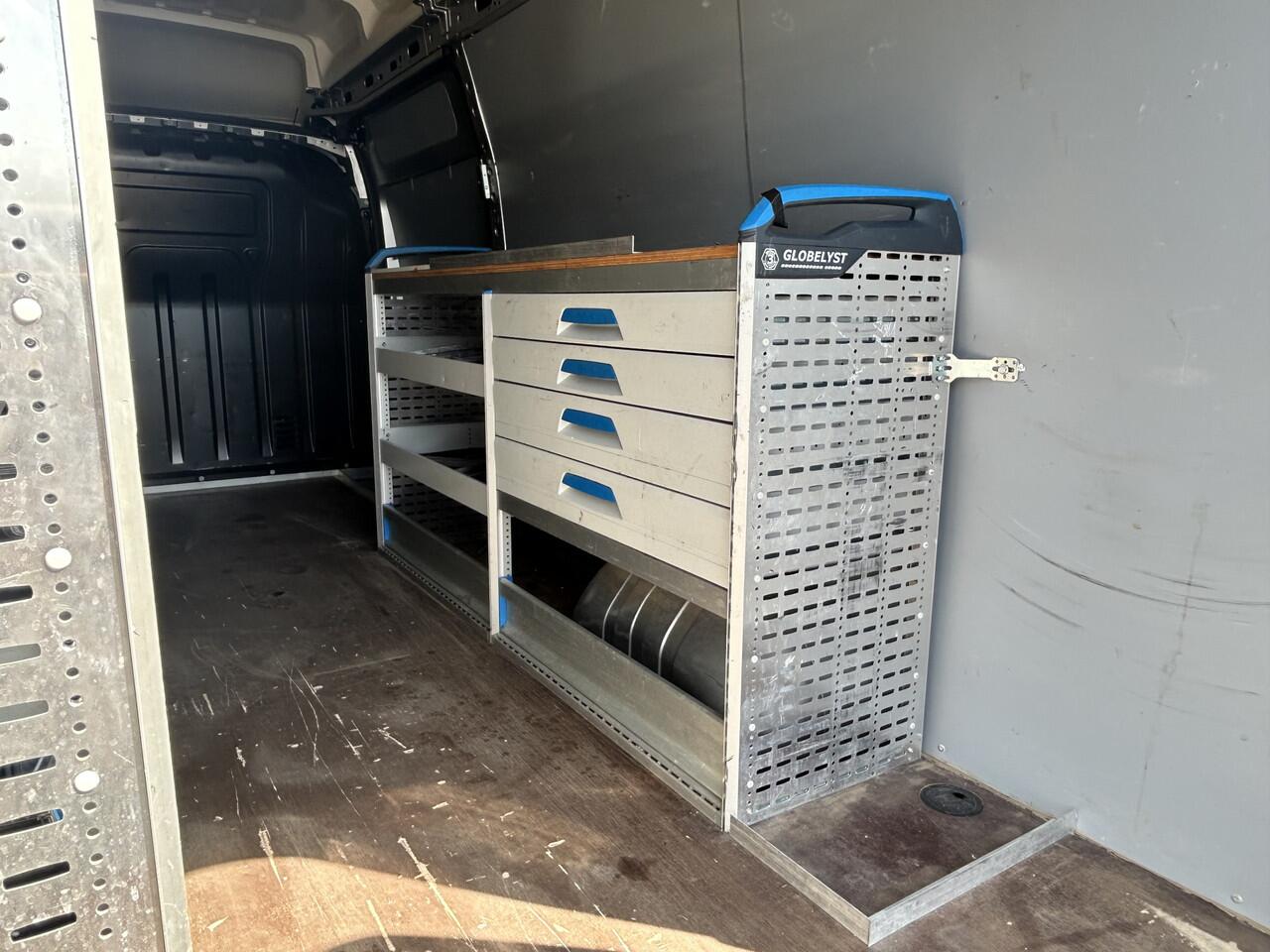 Renault MASTER T35 2.3 dCi 145 PK / L4H3 / MAXI WB 433 / DUBBEL LUCHT / INRICHTING / 3-ZITS / TREKHAAK / CAMERA / 3000 KG AHG /