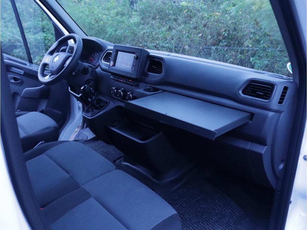 Renault MASTER 2.3 dCi 135 T35 L2H2 Work Edition | Betimmering | All-Season banden | Trekhaak