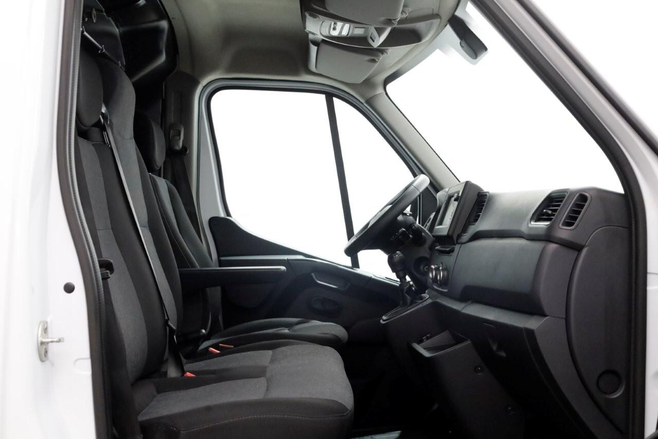 Renault MASTER T35 2.3 dCi 130pk L3H2 Dubbel Lucht Airco/Navi/Trekhaak 3500kg 09-2022