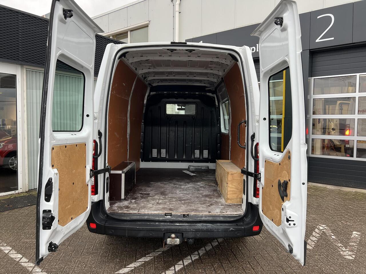 Renault MASTER T33 2.3 dCi 135 L2H2 Comfort | Trekhaak | Navigatie | DAB | Parkeersensoren |