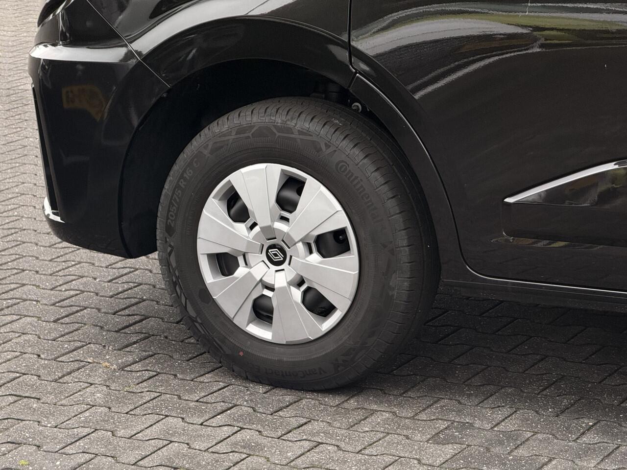 Renault MASTER T35 2.0 dCi 170pk L3 Extra Unieke uitvoering / Oprijwagen Katax opbouw / Alles in kleur gespoten / Carplay / Laadvermogen 1219 kg