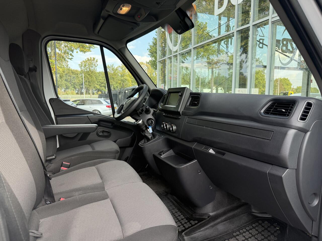 Renault MASTER T35 2.3 dCi 135 L2H2 | Trekhaak | Navi | Carplay | Cruisec. | LED