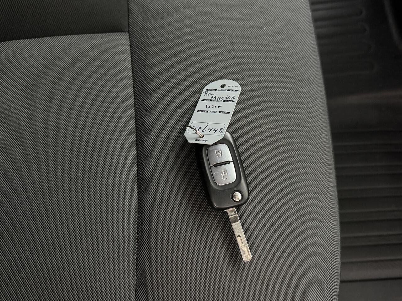 Renault MASTER 2.3DCI 135PK | Airco | Cruise | 3-Persoons | Betimmering