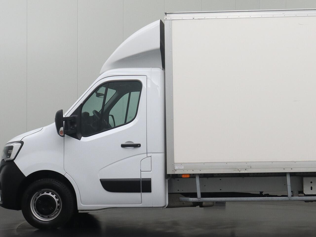 Renault MASTER 2.3DCI 145PK Bakwagen+Laadklep | 4.68 Mtr Laadlengte | Multimedia | Airco | Cruise | 3-Persoons