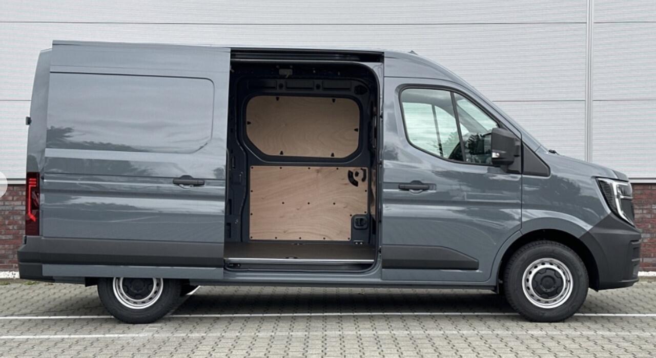 Renault MASTER T35 2.0 dCi 130 L2H2 Advance Camera / Laadruimte betimmering / Trekhaak / All season