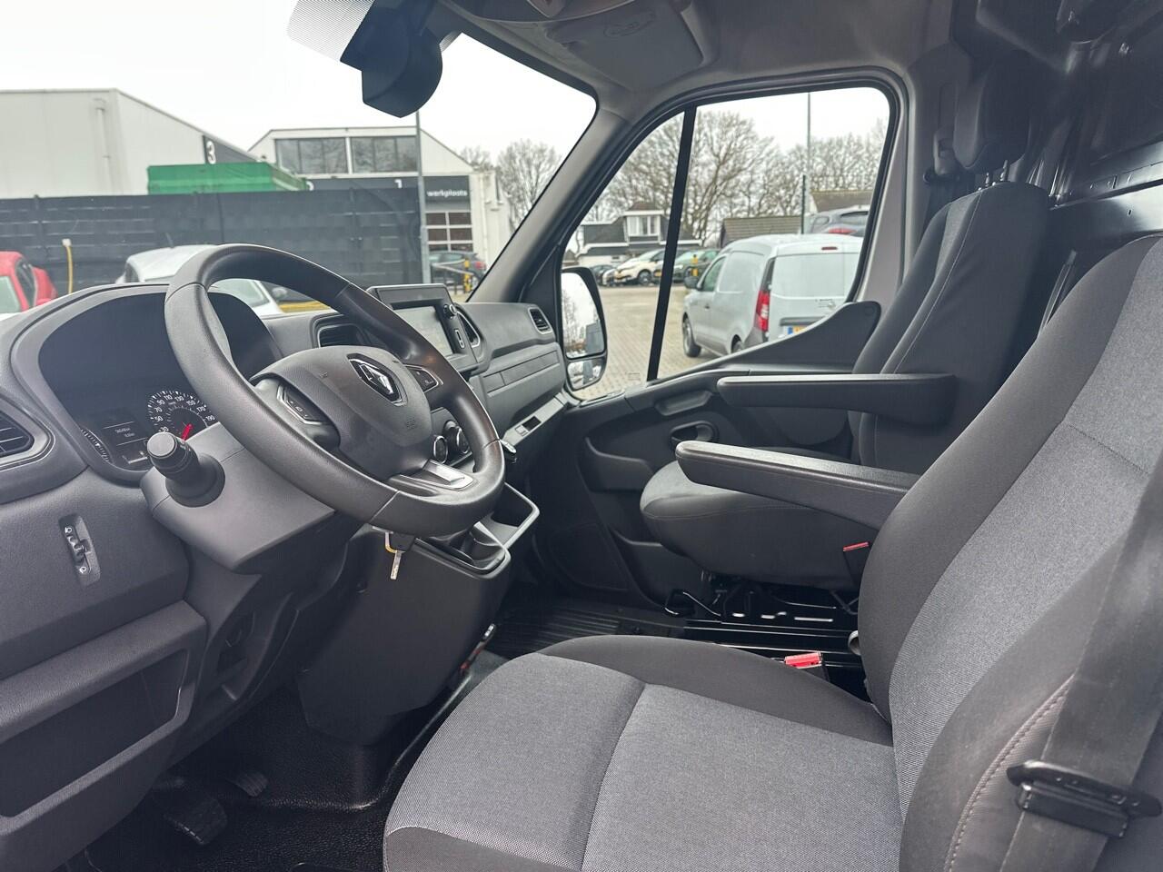 Renault MASTER T35 2.3 dCi 180 L3H2 Energy Work Edition TREKHAAK / CAMERA / NAVI