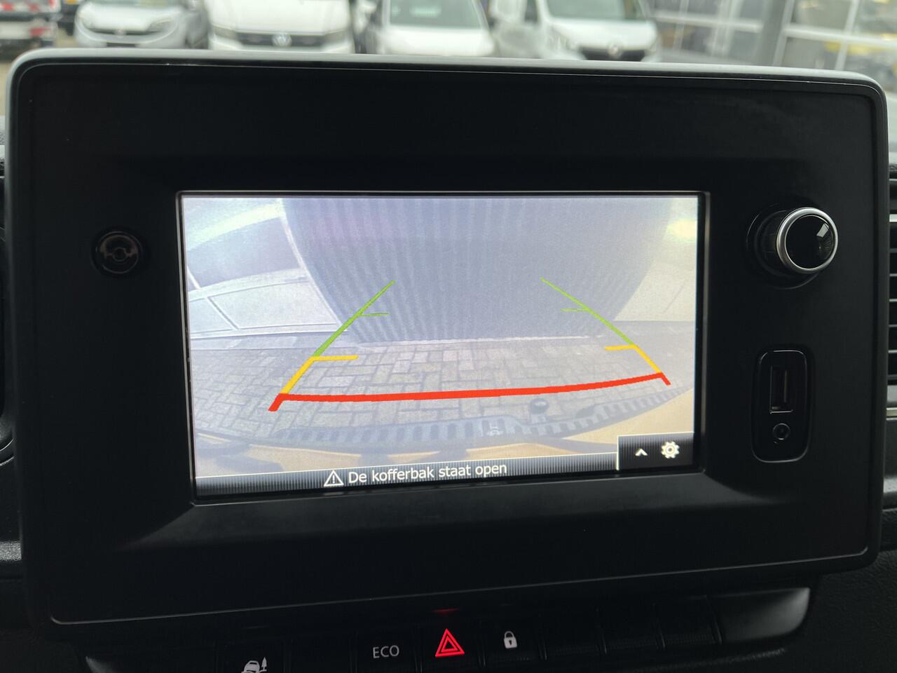 Renault MASTER T28 2.3 dCi 135 L1H1 Airco Cruise controle Trekhaak 2500kg trekgewicht Achteruitrijcamera Schuifdeur 3-Persoons Euro 6 Navigatiesysteem Telefoonverbinding 1e eigenaar