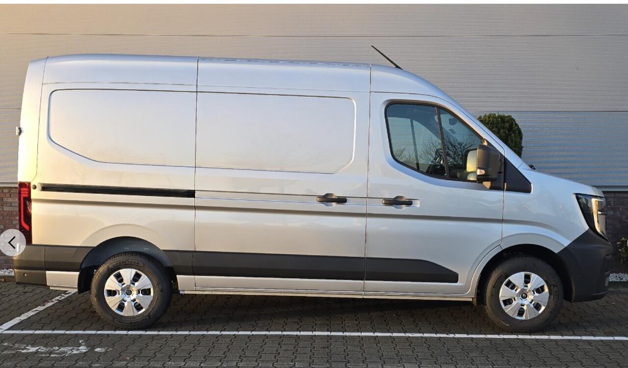 Renault MASTER T35 2.0 dCi 170 L2H2 Extra 2 keer schuifdeur / Laadruimte betimmering / Trekhaak / / All season
