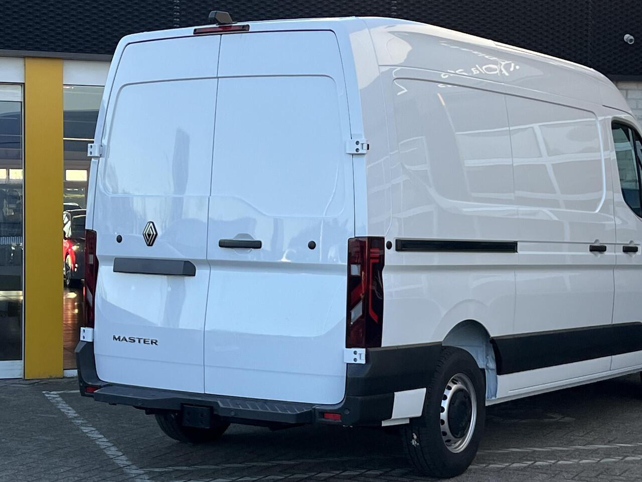 Renault MASTER T35 2.0 dCi 130 L2H2 Advance | VOORRAAD | BPM VRIJ | DIRECT RIJDEN | KORTING | RIJKLAAR PRIJS |