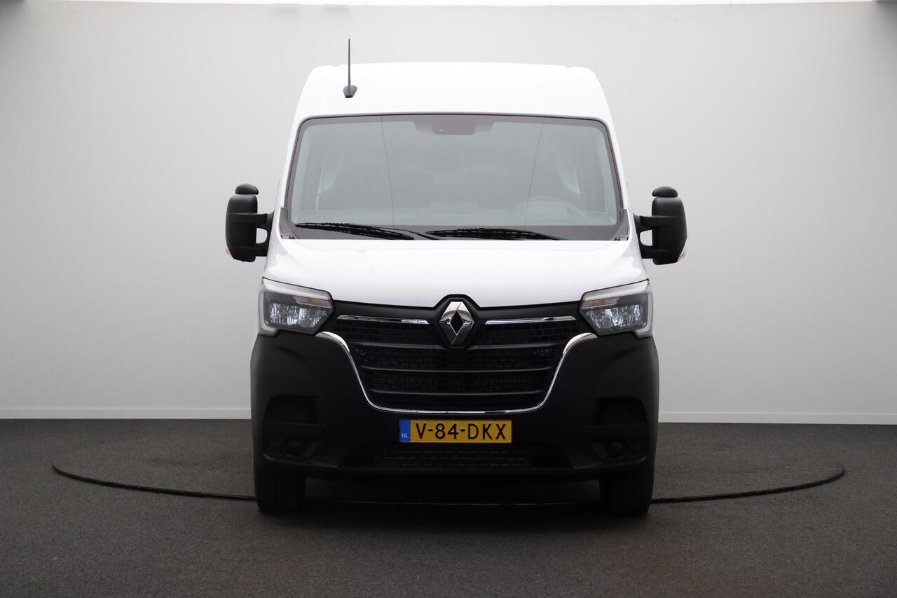 Renault MASTER T35 2.3 dCi 135 L3H2 DC Comfort | 6 persoons | Trekhaak | laadruimte betimmering | Achteruitrijcamera | Airco | Direct rijden |