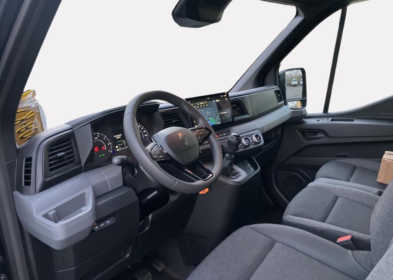 Renault MASTER T35 2.0 dCi 130 L2H2 Advance - openR link navigatiesysteem - vierseizoenbanden - trekhaak - houten laadvloer en zijwandbekleding - achteruitrijcamera - rear step - Reservewiel