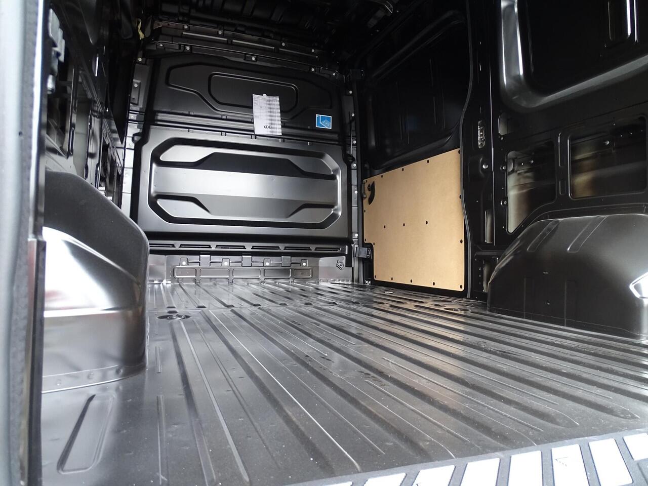 Renault MASTER T35 2.0 dCi 130 L2H2 Advance METALLIC LAK / APPLE CARPLAY & ANDROID AUTO