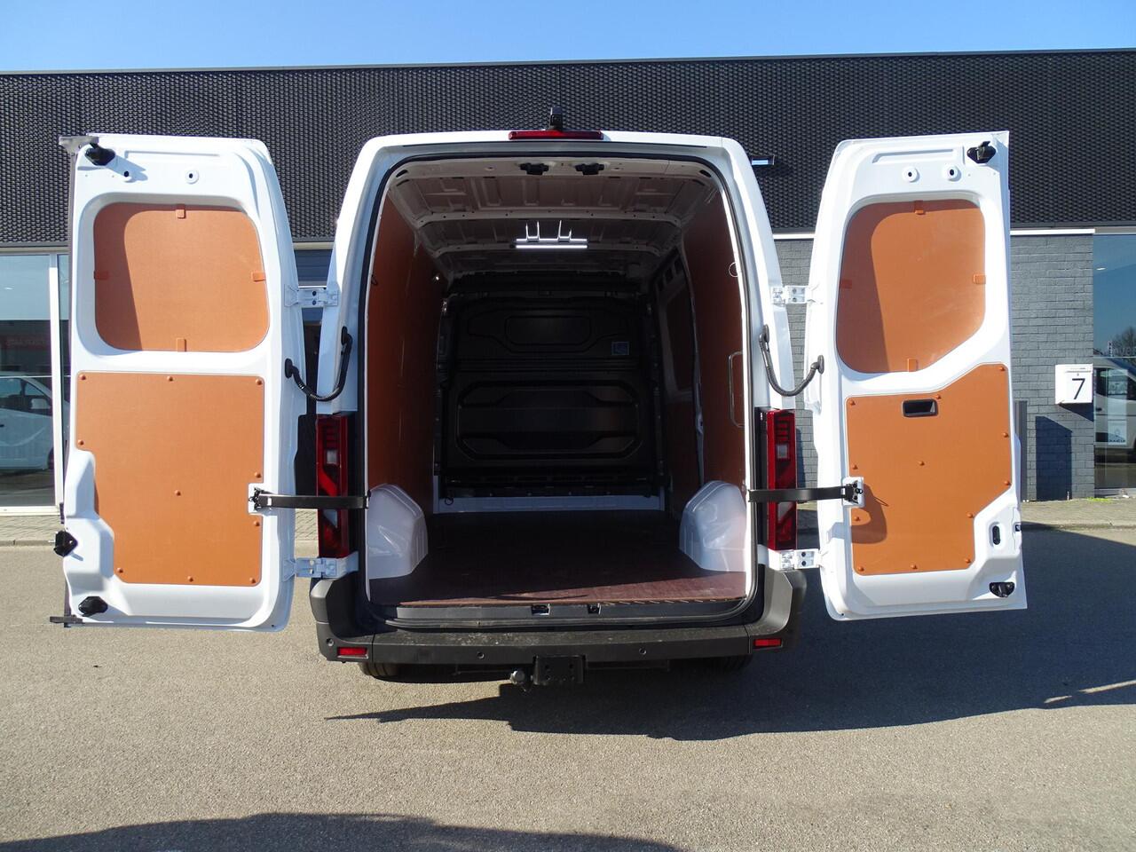 Renault MASTER E-Tech T35 L2H2 Advance long range 87 kWh PACK PARKING / PACK NAVIGATIE / VERWARMBARE VOORRUIT