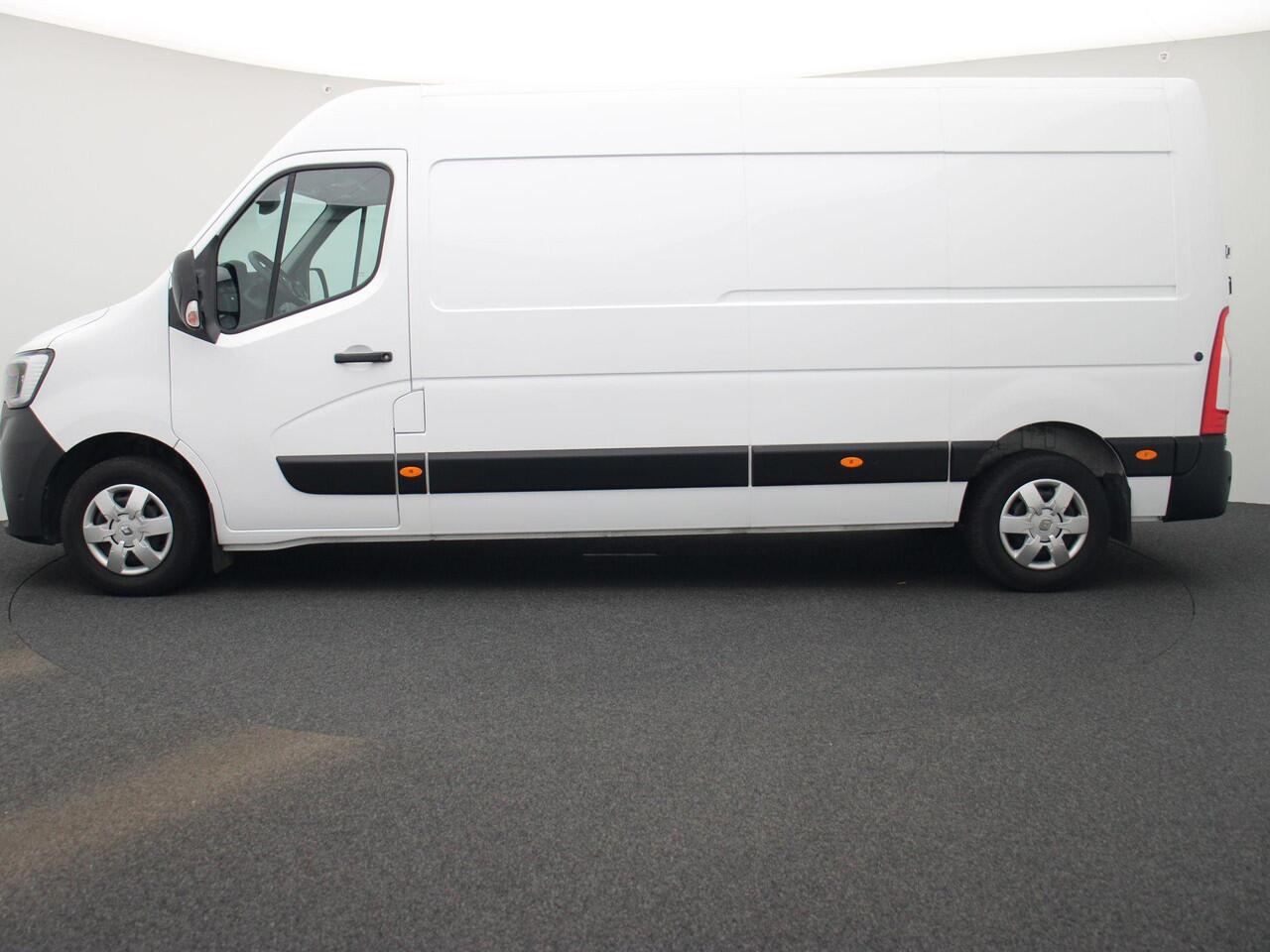 Renault MASTER T35 2.3 dCi 135 L3H2 Work Edition | Cruise Control | Airco | Achteruitrijcamera | Lederen bekleding | Schuifdeur Rechts