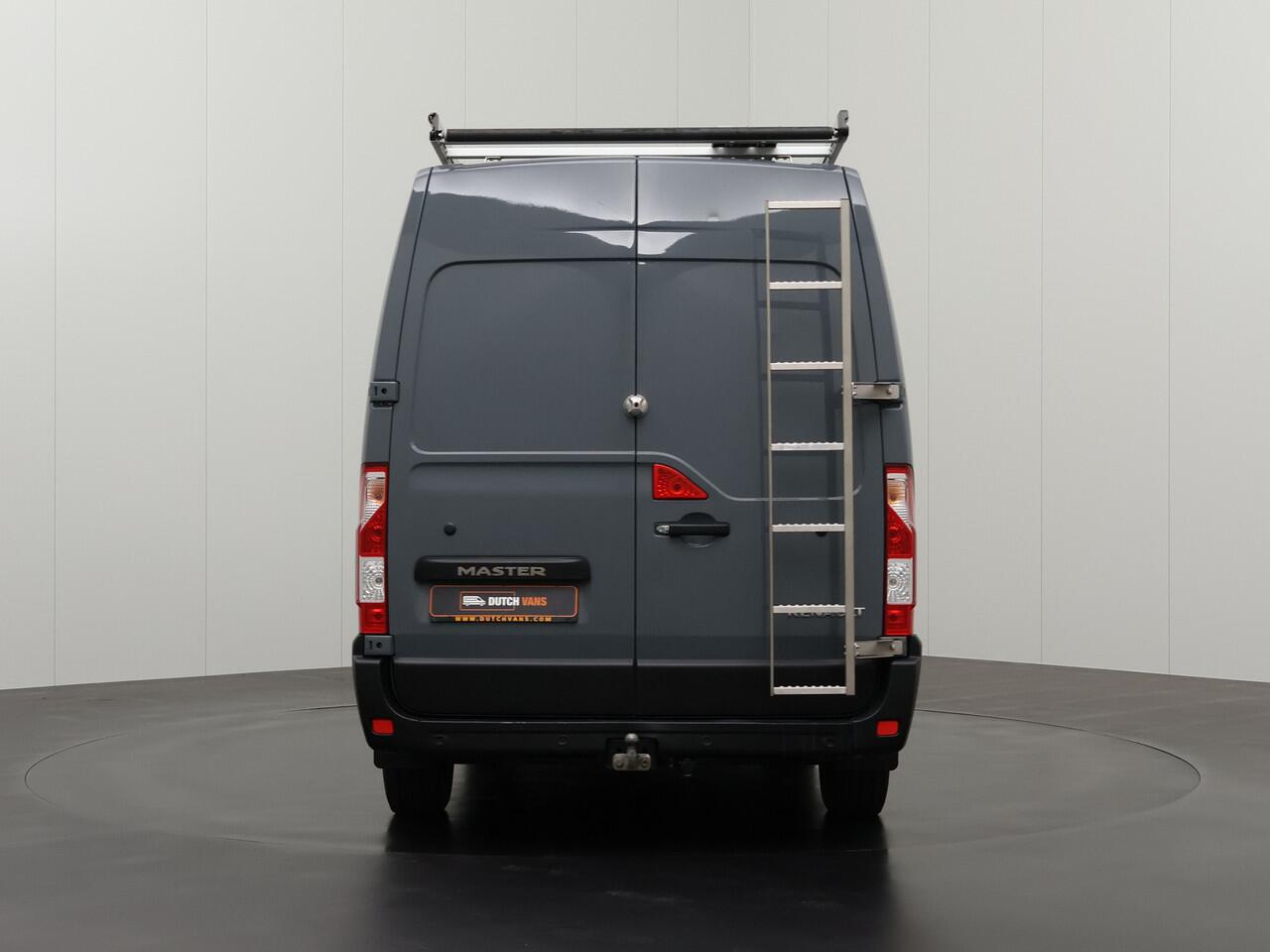 Renault MASTER 2.3DCi 135PK L2H2 | Imperiaal | Trekhaak | Navigatie | 3-Persoons | Airco | Cruise