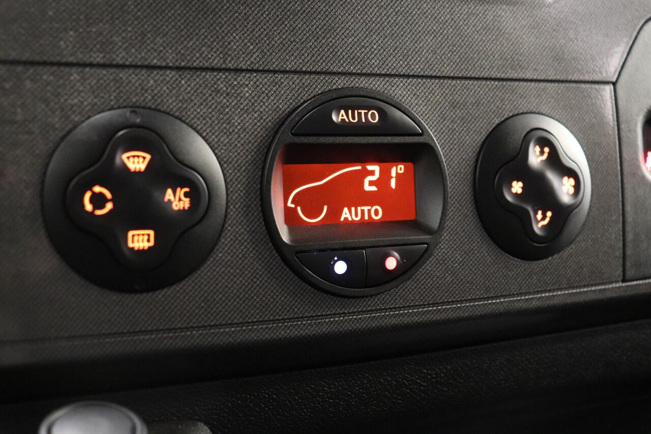 Renault MASTER 2.3 dCi 146PK L3H2 EURO 6 - AC/Climate - Navi - Cruise - ¤ 16.900,- Excl.