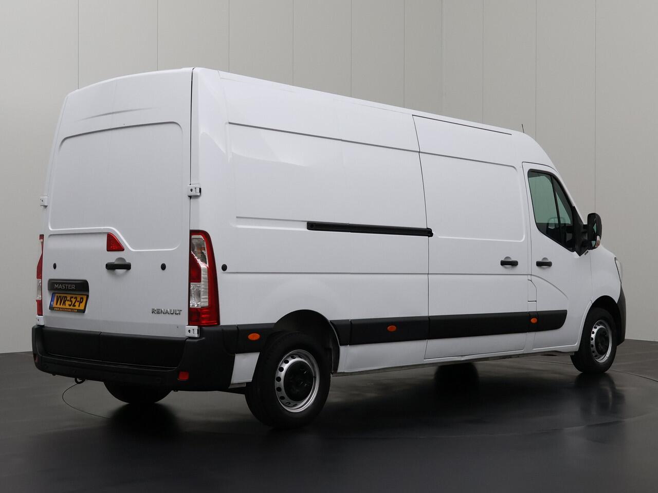 Renault MASTER 2.3DCi 135PK L3H2 Maxi | Navigatie | Airco | Cruise | 3-Persoons | Betimmering