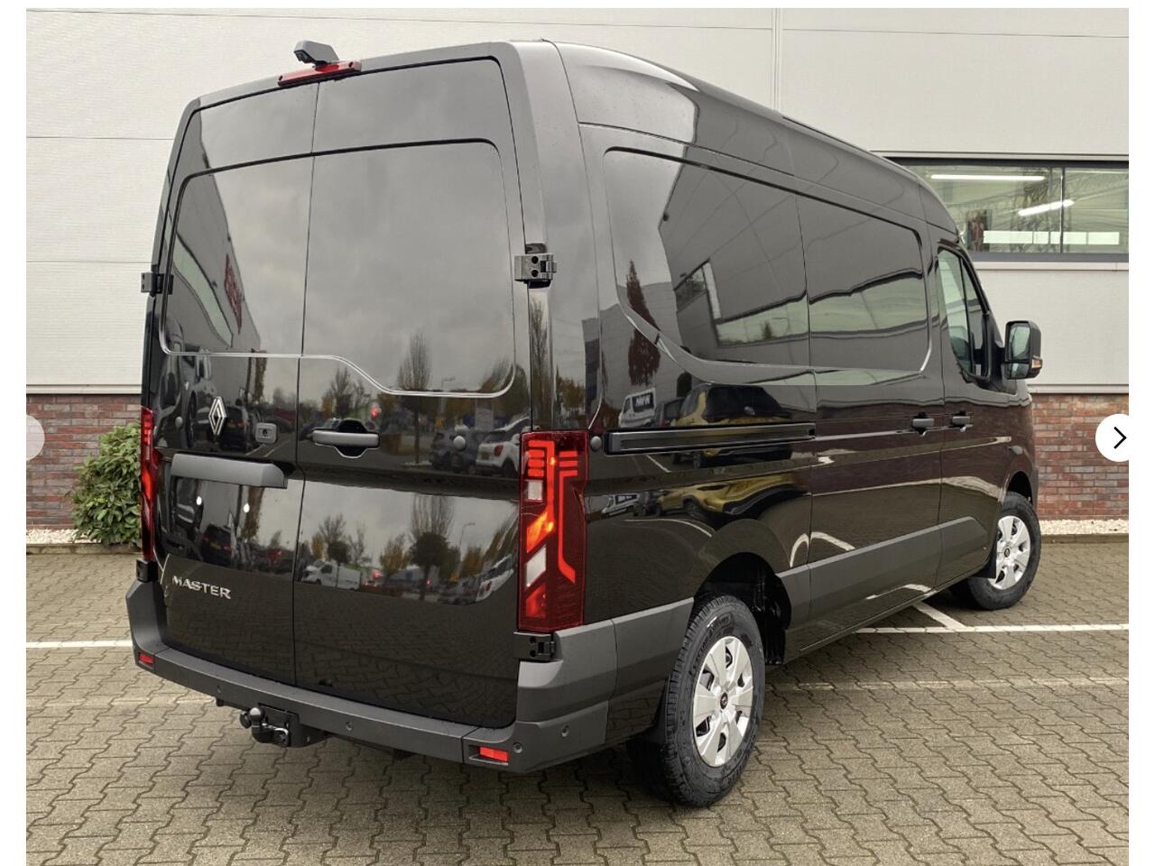 Renault MASTER T35 2.0 dCi 170 L2H2 Extra Laadruimte betimmering / Trekhaak / Camera / All season