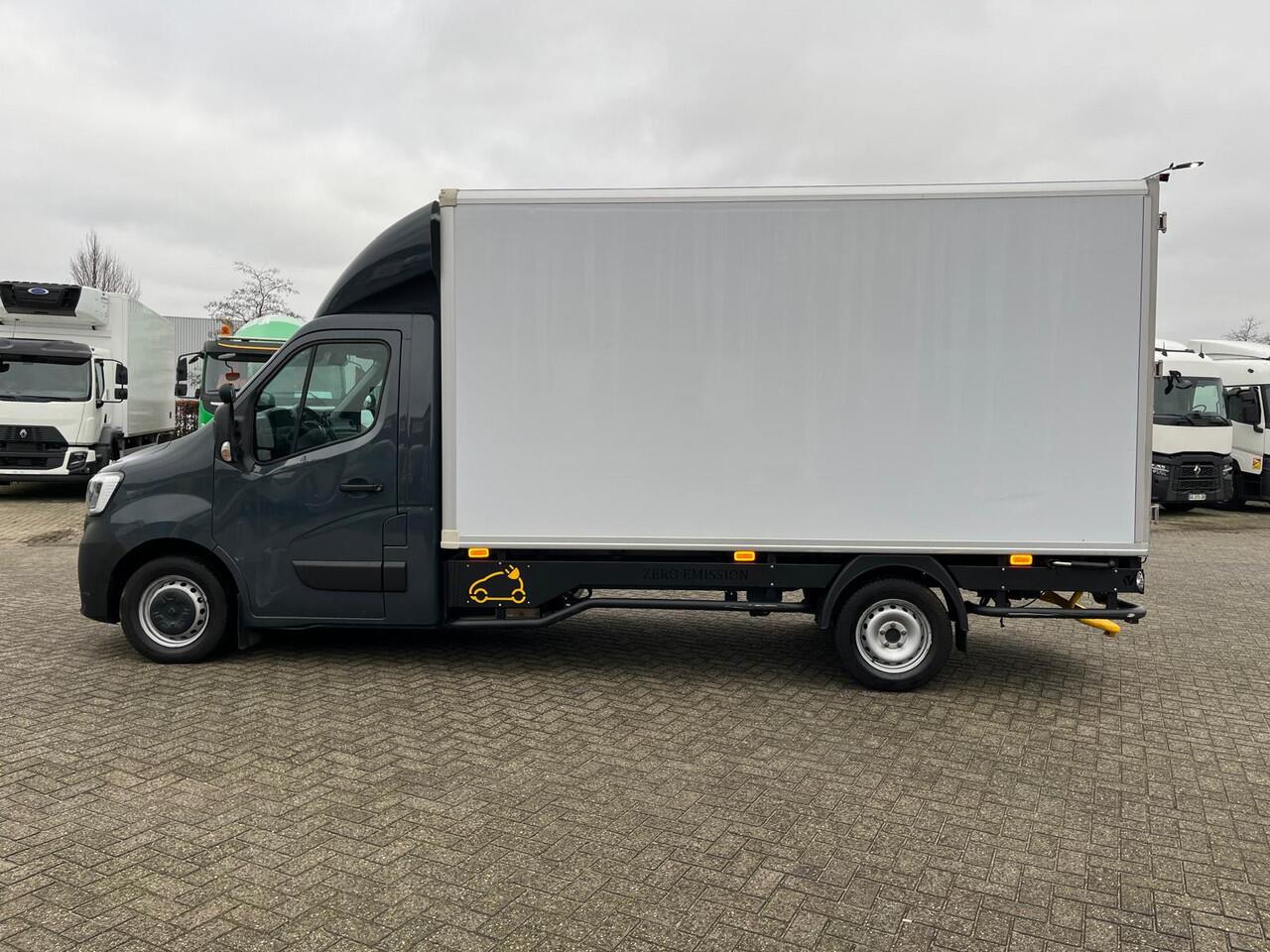 Renault MASTER E-TECH CCAB FWD 3T5 52 KWH, airco, Camera, LV ,