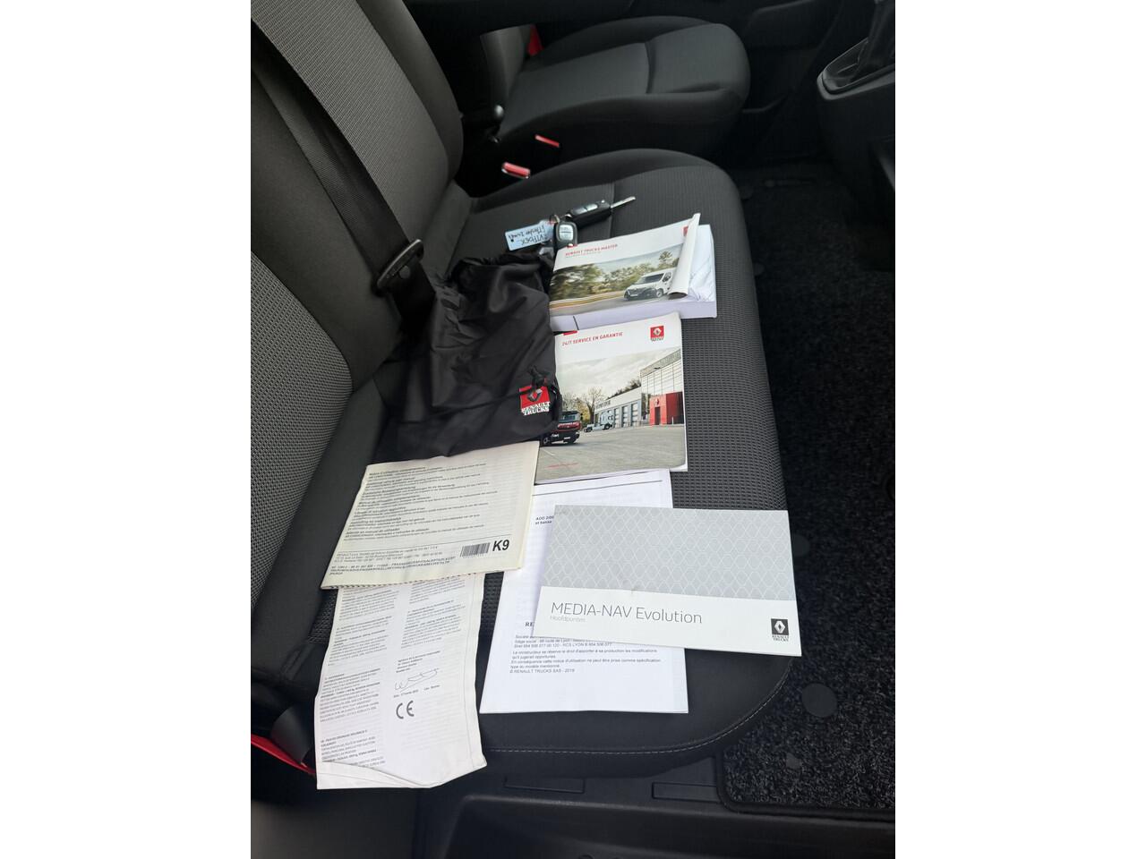 Renault MASTER T35 2.3 dCi 135 L3H2 Work Edition 2023 Km 83.000 Uniek Vol optie !!