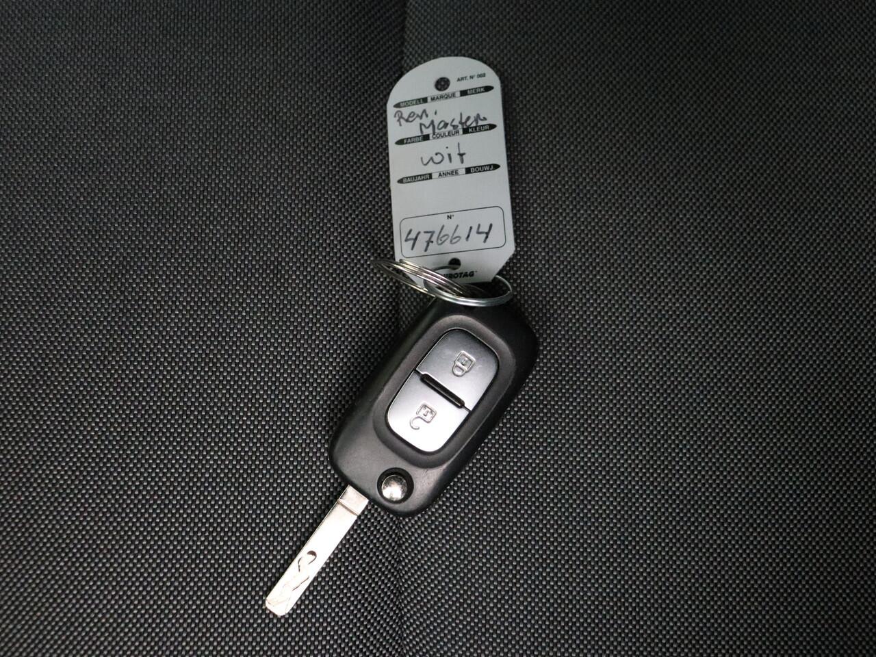 Renault MASTER 2.3DCi 135PK L3H2 Maxi | Airco | Cruise | 3-Persoons | Betimmering