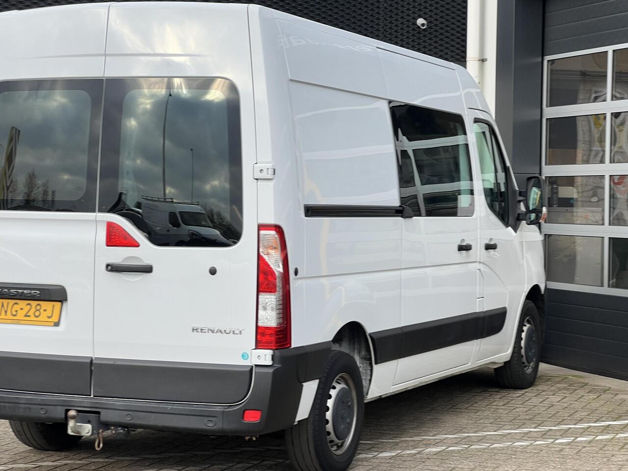 Renault MASTER T33 2.3 dCi 135 L2H2 Comfort | Trekhaak | Navigatie | DAB | Parkeersensoren | Airco |