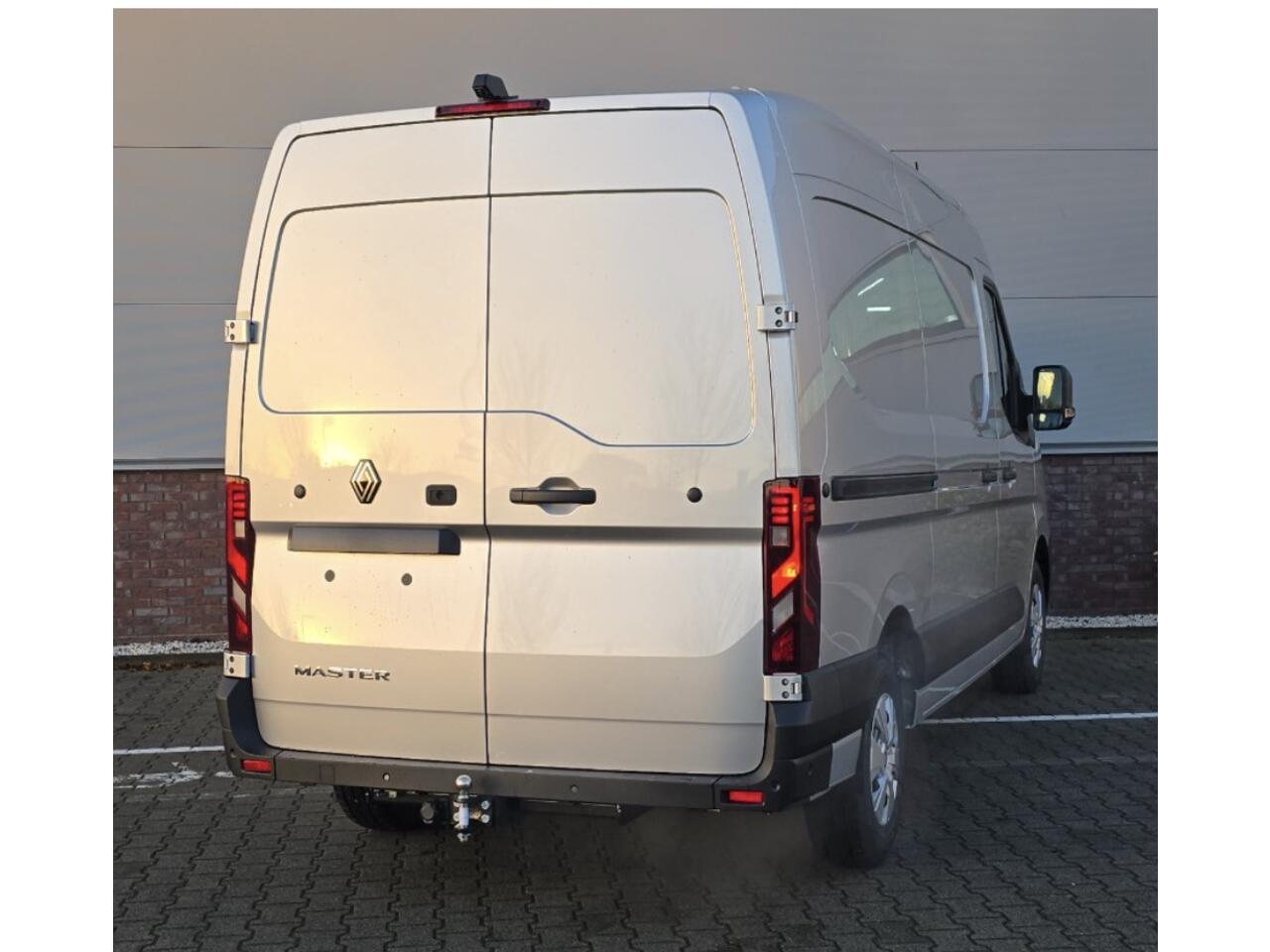 Renault MASTER T35 2.0 dCi 170 L2H2 Extra 2 keer schuifdeur / Laadruimte betimmering / Trekhaak / / All season