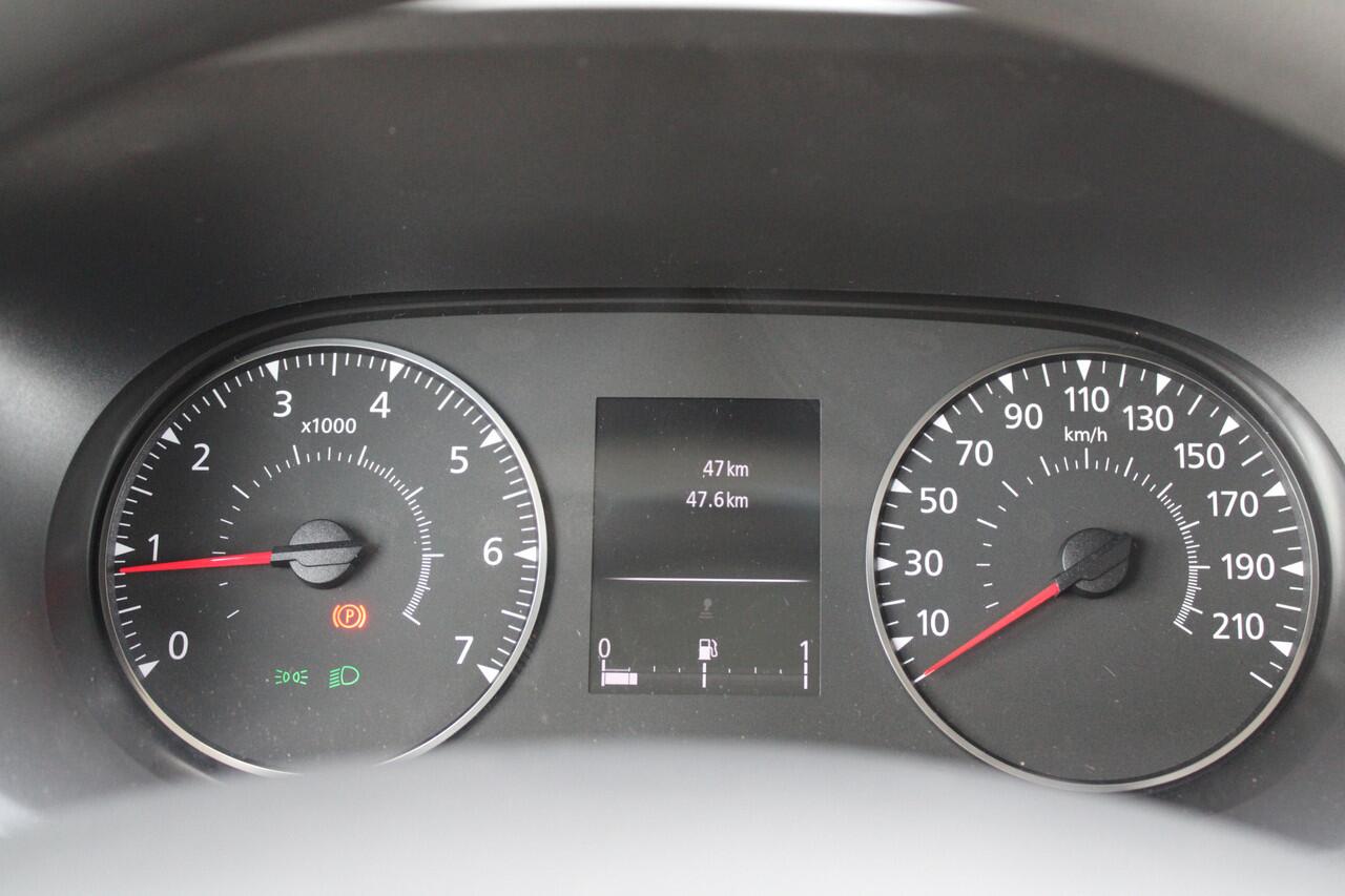 Renault MASTER T35 2.3 dCi 180pk L3H2 - Airco - Navigatie - Camera - Cruise - Parkeersensoren - 105l tank - Rijklaar