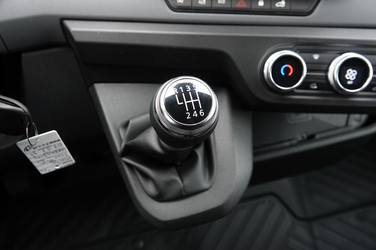 Renault MASTER T35 | L2H2 | 2.0Dci 150Pk | Stoel-Bank | 3.500Kg Trekgewicht | Achteruitrijcamera | LED | Urban Grey