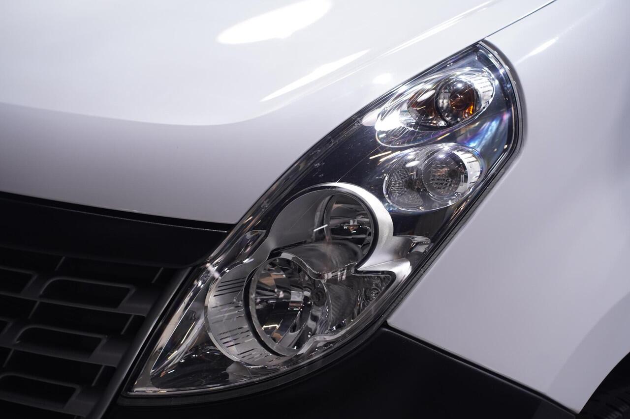 Renault MASTER 2.3 DCi 130 pk Bakwagen met Deuren Airco LxBxH 420x210x220 cm, Dakspoiler, 3-Zits