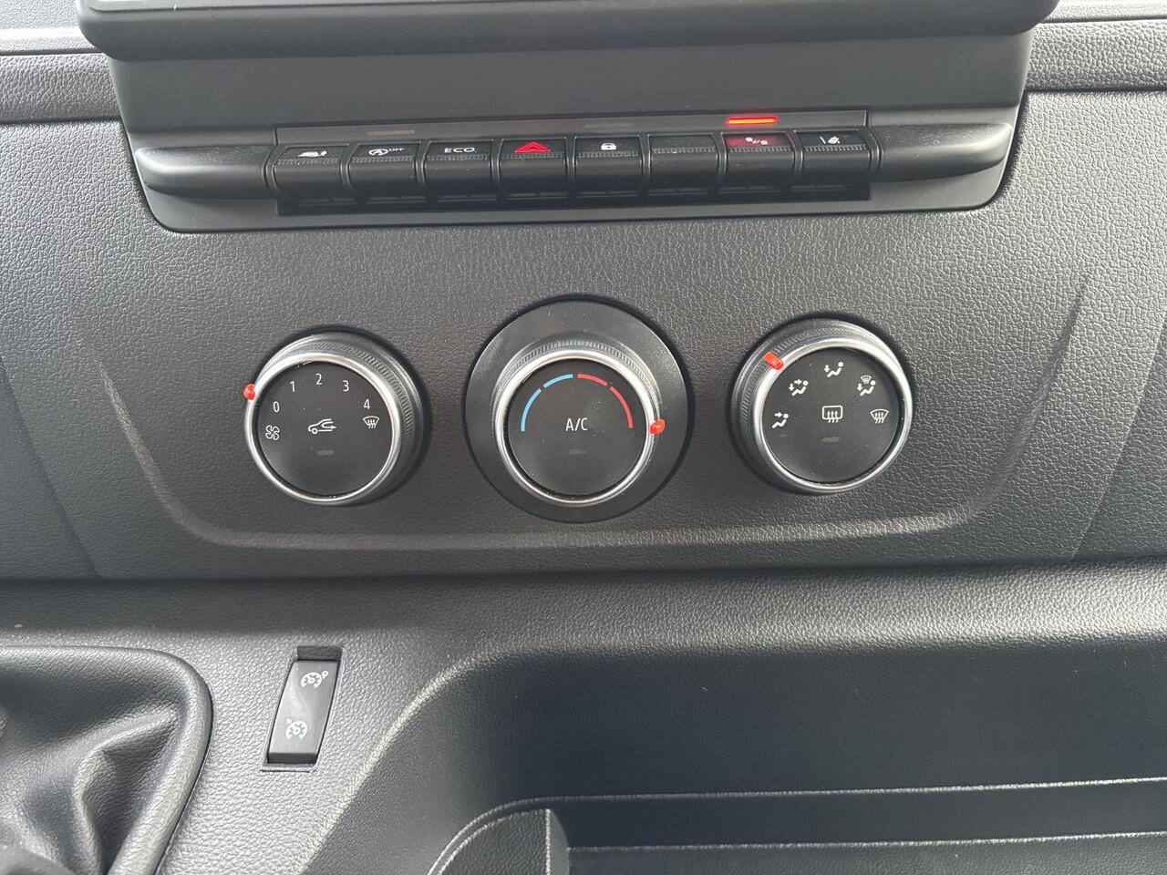 Renault MASTER T35 2.3 dCi 150 L3H2 Energy Work Edition | Houtenvloer | Lat om Lat | Trekhaak | Sidebars |