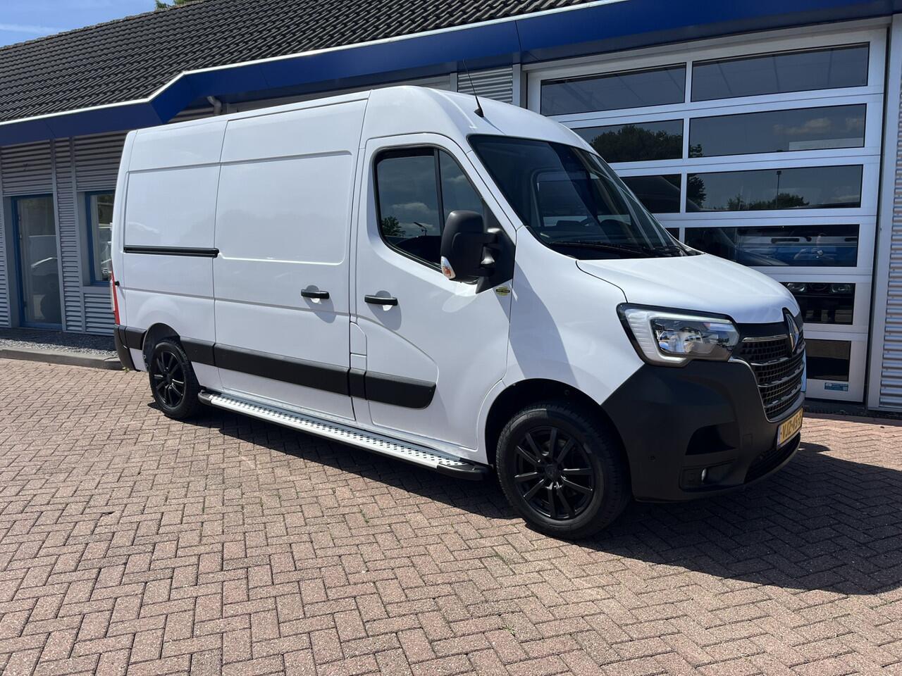 Renault MASTER T35 2.3 dCi 135 L2H2 Work Edition