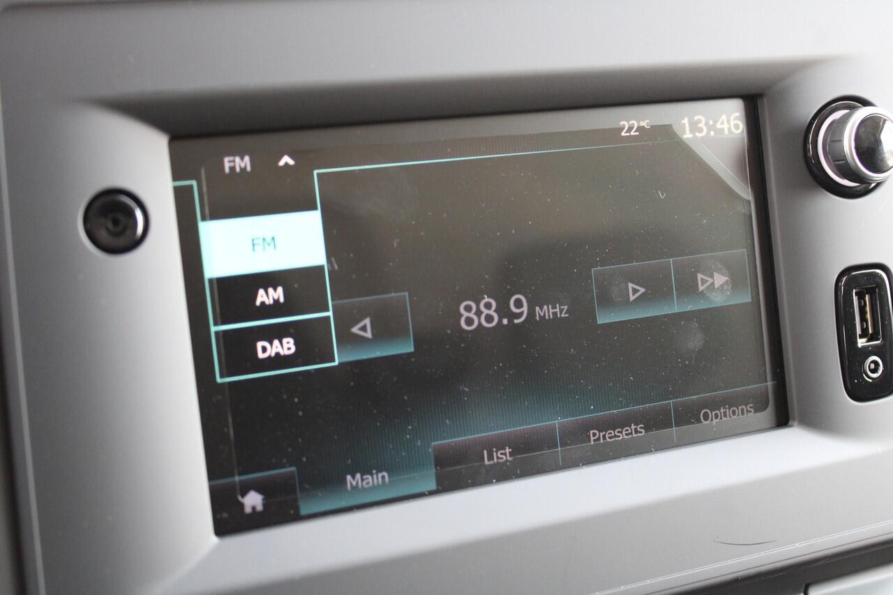 Renault MASTER T35 2.3 dCi 180pk L3H2 - Airco - Navigatie - Camera - Cruise - Parkeersensoren - 105l tank - Rijklaar