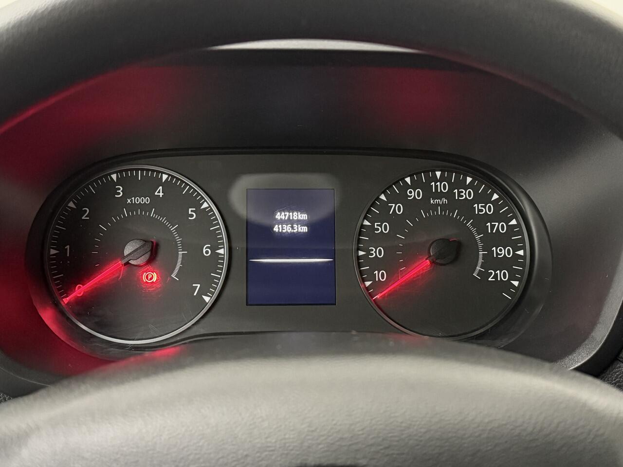 Renault MASTER 2.3DCi 135PK L3H2 Maxi | Navigatie | Airco | Cruise | 3-Persoons | Betimmering