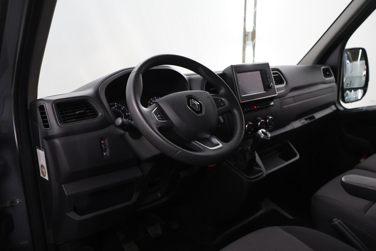 Renault MASTER T35 2.3 dCi 145 L4 H2 | DL | ENERGY COMFORT | ACHTERUITRIJCAMERA | NAVIGATIE | CRUISE CONTROL | AIRCO | 3-ZITS | DAB+ | BLUETOOTH | 3500 KG AHW TREKHAAK