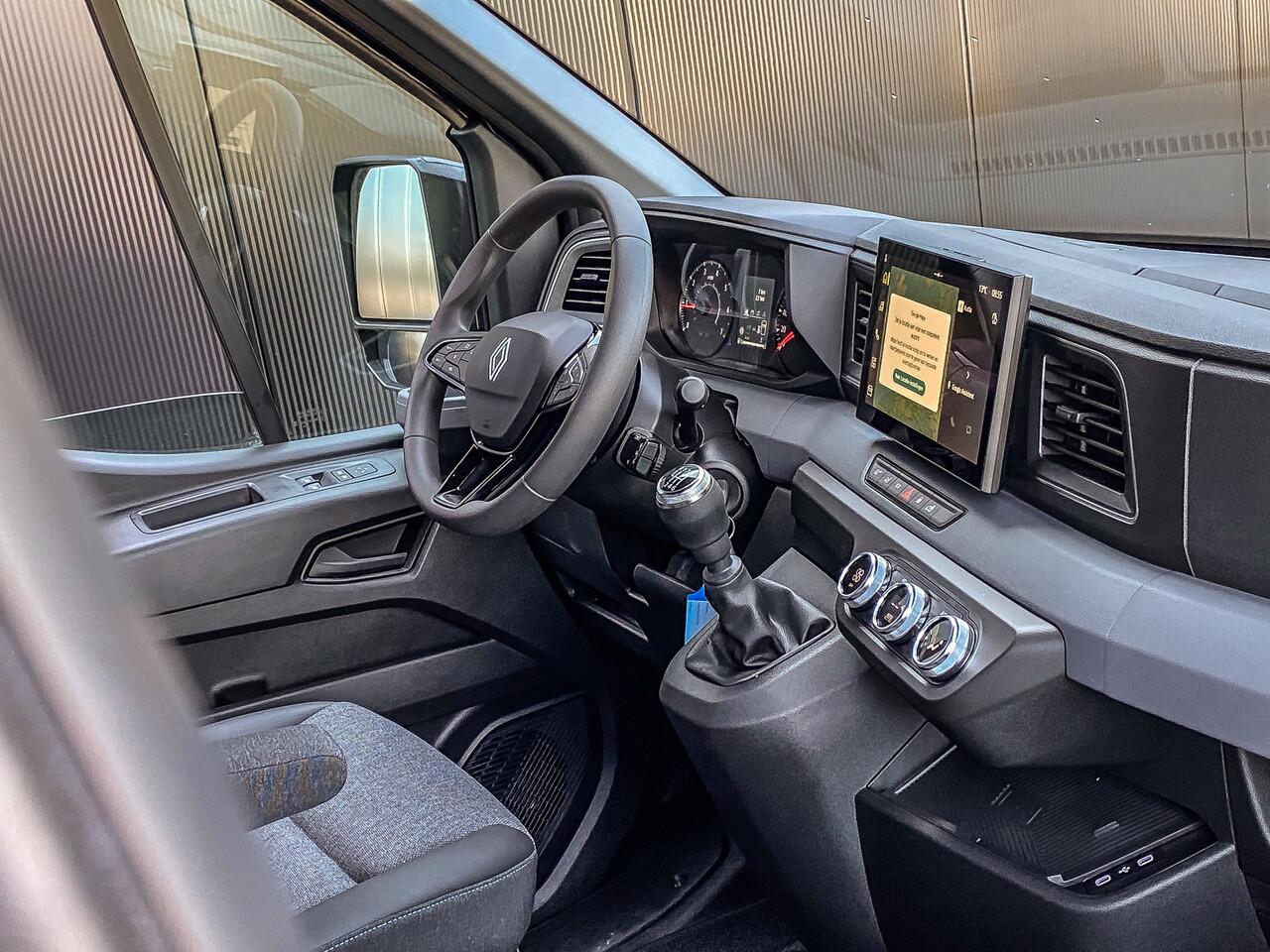 Renault MASTER T35 2.0 dCi 170PK L2H2 Extra | BPM VRIJ! | R-LINK | STOELVERWARMING | CAMERA | TREKHAAK | BETIMMERING |