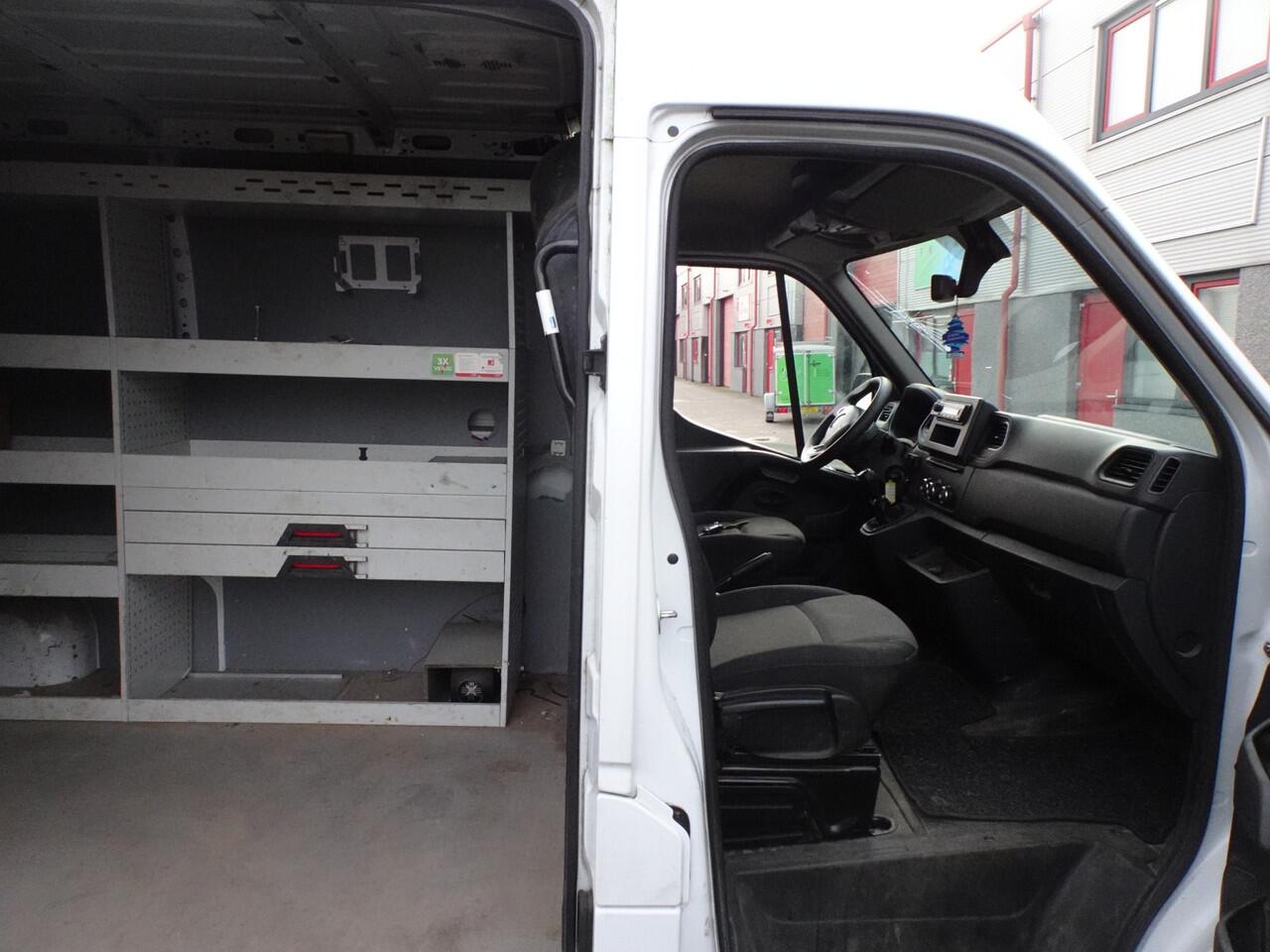 Renault MASTER T35 2.3 dCi 135 L2H2 Comfort 117276 km ! met inrichting