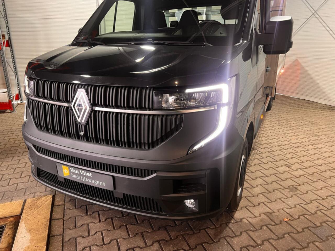 Renault MASTER T35 2.0 dCi 150 L3H1 Chassis / pick-up Open laadbak VVB368 BPM vrij! Benut nu nog uw voordeel!