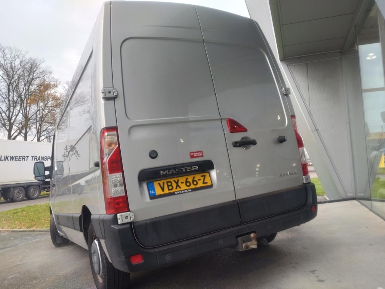 Renault MASTER T35 2.3 dCi L2H2 | WERKPLAATS