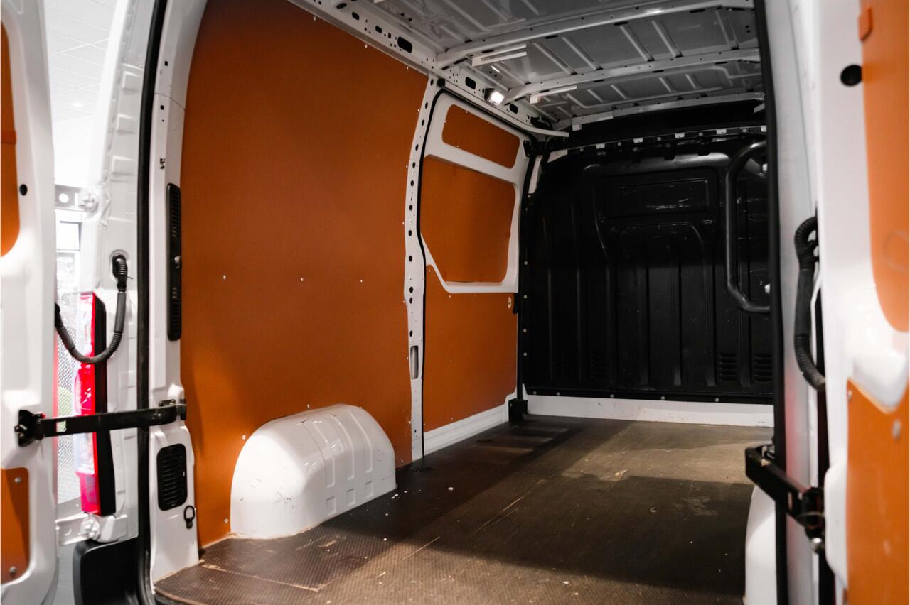 Renault MASTER T35 2.3 dCi 150 PK L2H2 Energy Work Edition | Trekhaak | ook zijdeur links | Cruise controle | 105 liter brandstoftank | Camera achter | Bijrijdersbank | | incl. Bovag rijklaarpakket met 12 maanden garantie |