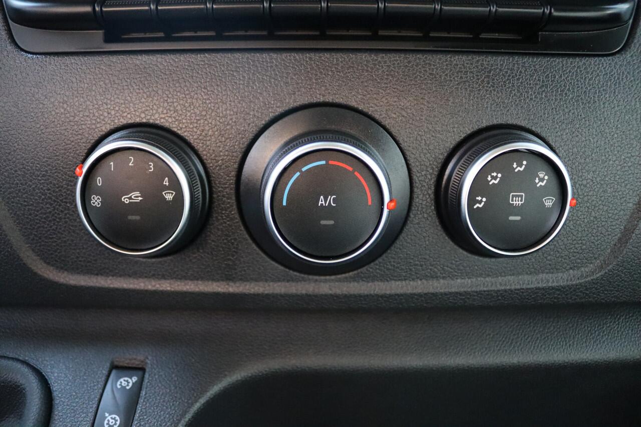 Renault MASTER T35 2.3 dCi 150pk L2H2 Energy Work Edition Airco | Camera | Navi | Parksens. v+a | Trekhaak