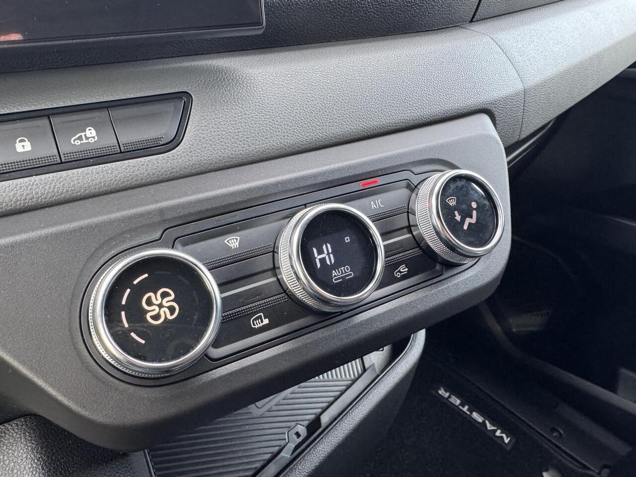 Renault MASTER E-Tech T35 L2H2 Extra long range 87 kWh | Trekhaak | Van of the year 2025!