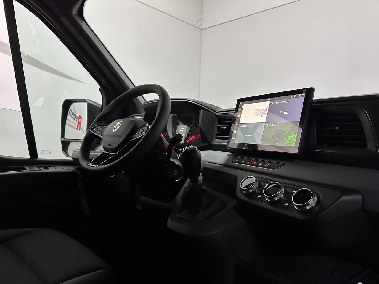 Renault MASTER T35 2.0 dCi 150 L3H2 Red Van - BPM vrij! - Camera / Sensoren / Carplay