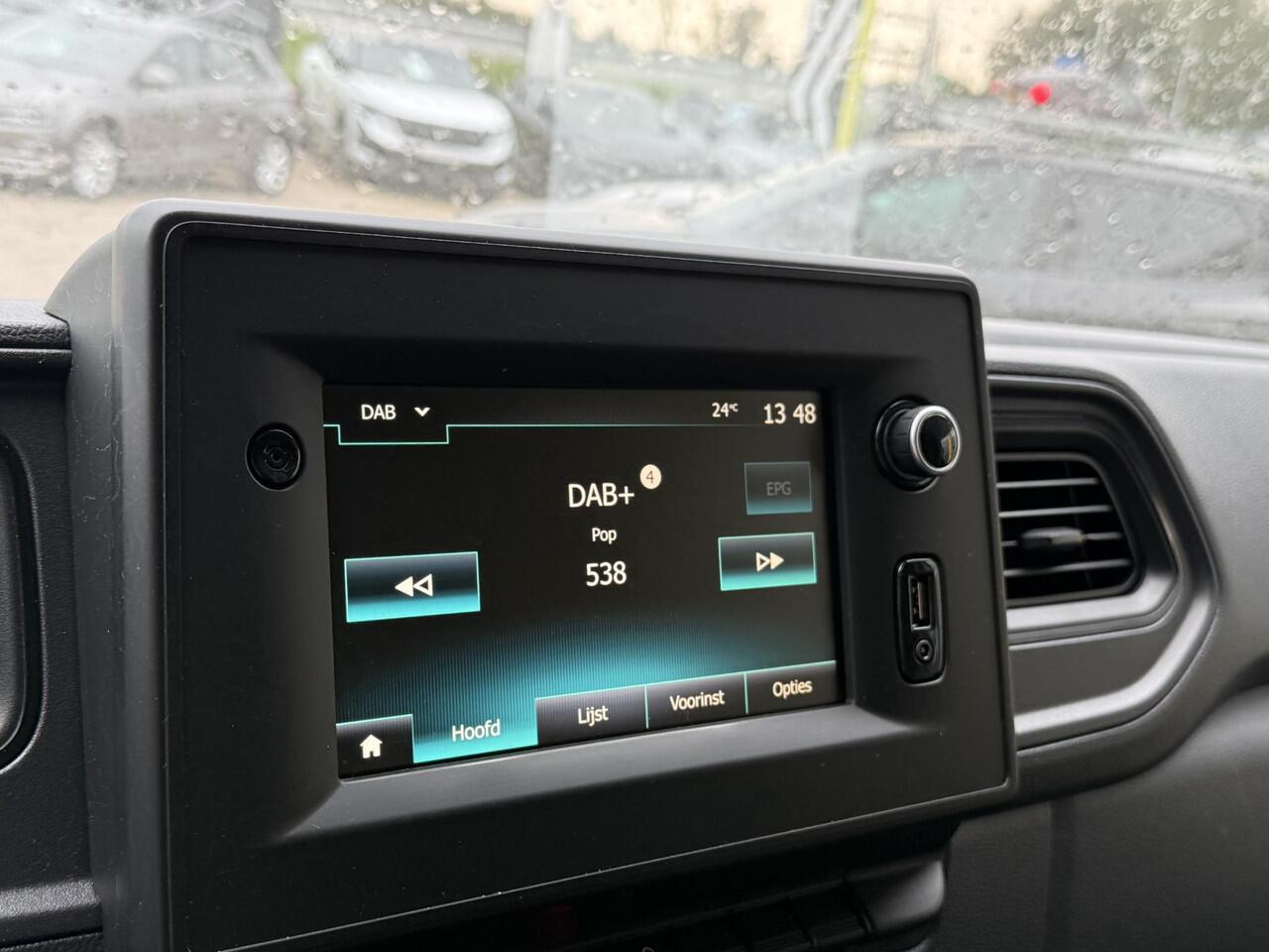 Renault MASTER T33 2.3 dCi 135 L2H2 Comfort | Trekhaak | Navigatie | DAB | Airco | Parkeersensoren | BT-Telefoonfunctie |