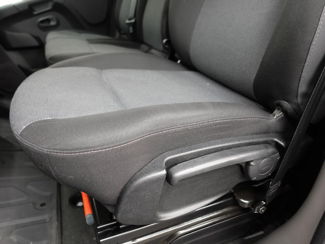 Renault MASTER 150PK L2H2 Energy Work Edition Automaat Airco Cruise Control Camera Navi Parkeersensoren Trekhaak