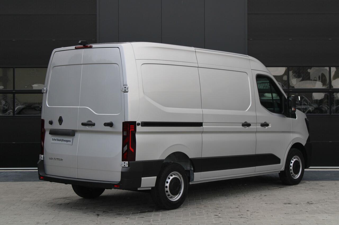 Renault MASTER T35 2.0 dCi 170pk L2H2 Extra - Navigatie - Camera - 270 gr deuren - Parkeersensoren - Draadloos laden - Rijklaar