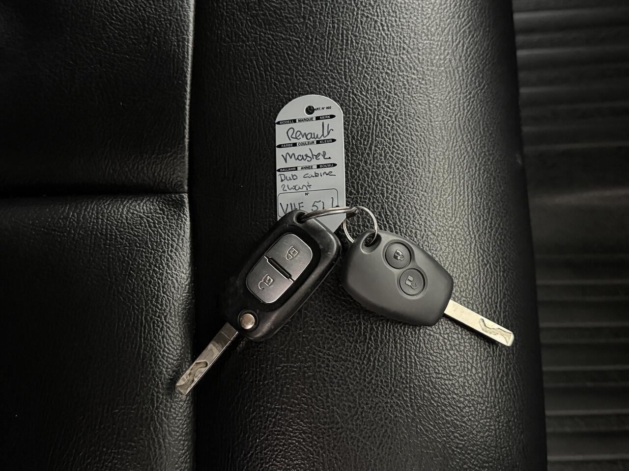 Renault MASTER 2.3DCi 135PK L2H2 Dubbele Cabine | 7-Persoons | Leder | Navigatie | Camera | Airco | Cruise | Trekhaak